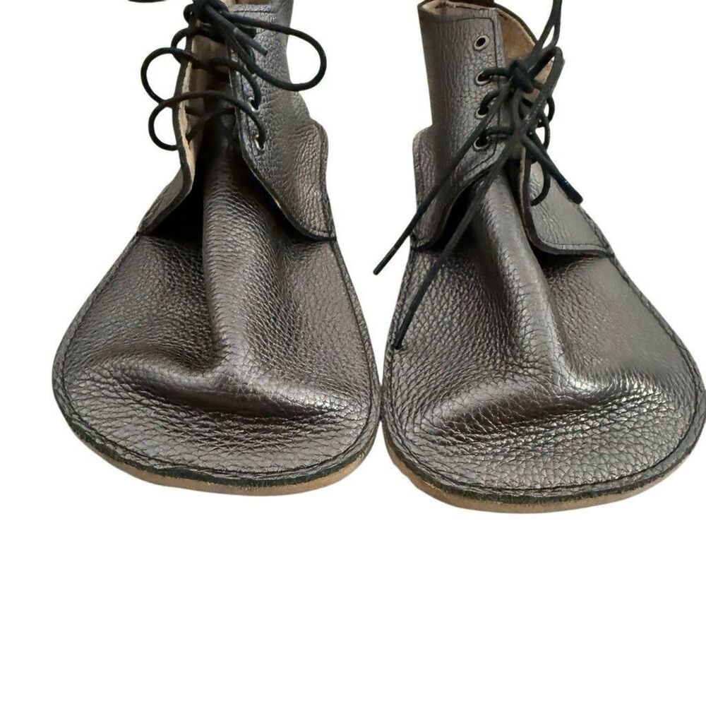 Everleigh Meadow Oxford Bootie Metallic Gray Size 8 Barefoot New - Picture 6 of 9